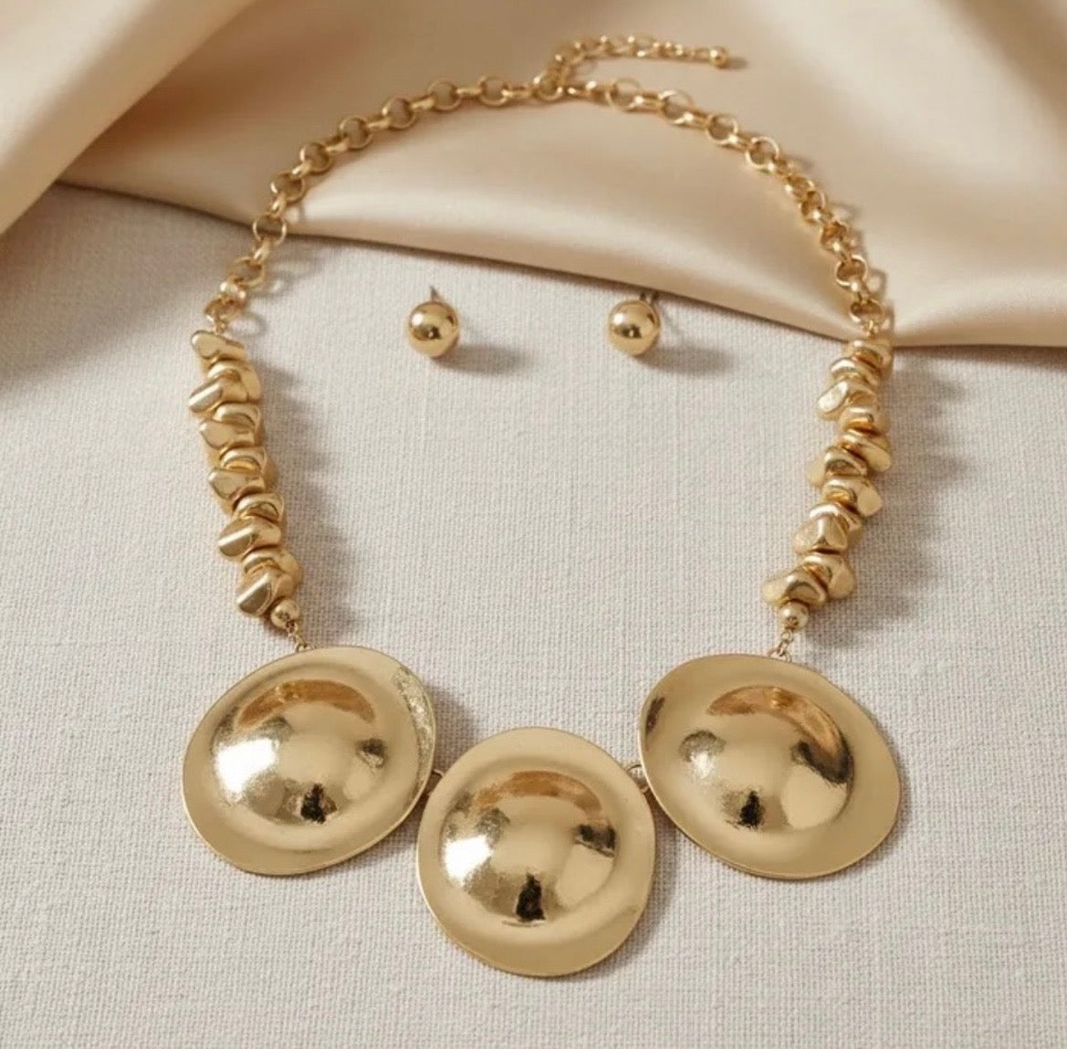 Gold Textured Disc Necklace and Earring Set